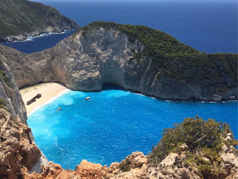 <p>Baia spiaggia del relitto (o del Navagio), Zante</p>