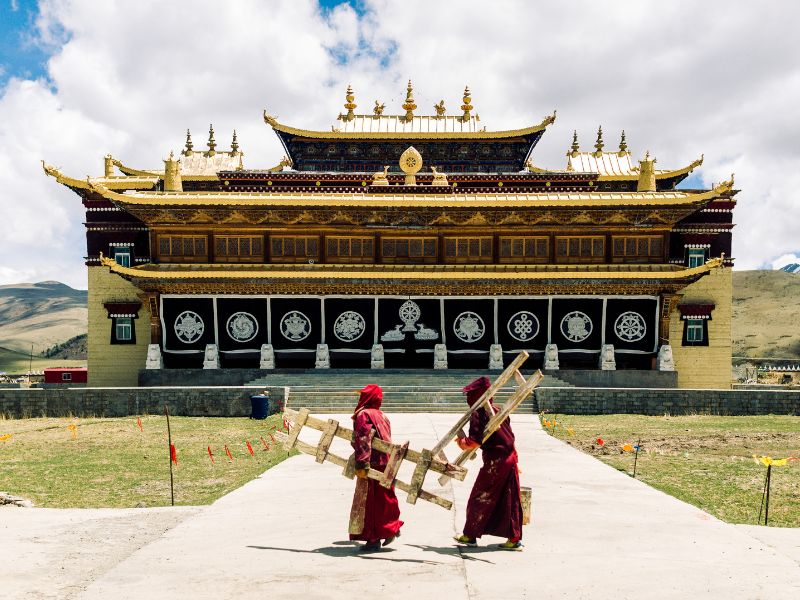 Tibet Adventure: viaggio sul tetto del mondo tra Lhasa e l'Everest
